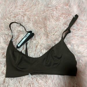 Nike skims MATTE MICRO SCOOP BRA NWT